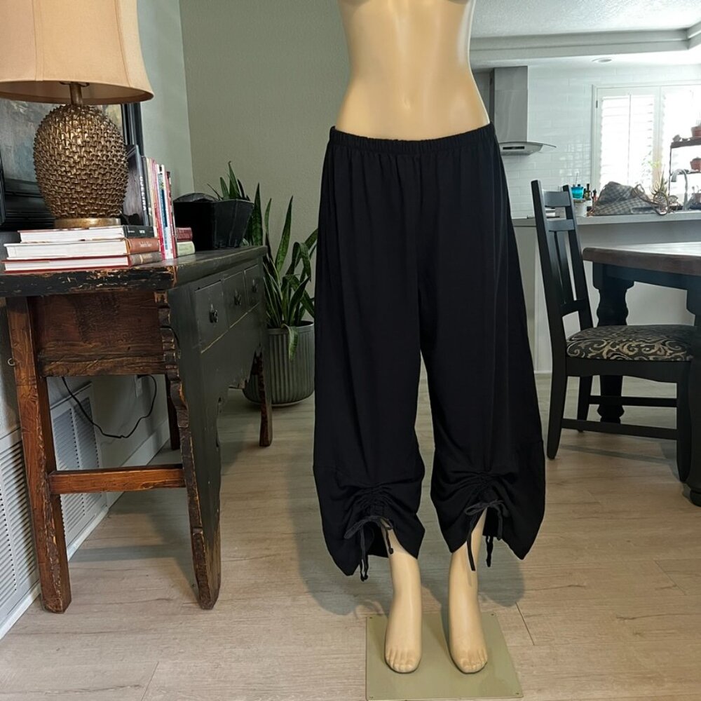bryn WALKER Big Leg Elastic Waist rushed center front & back Cotton Pants